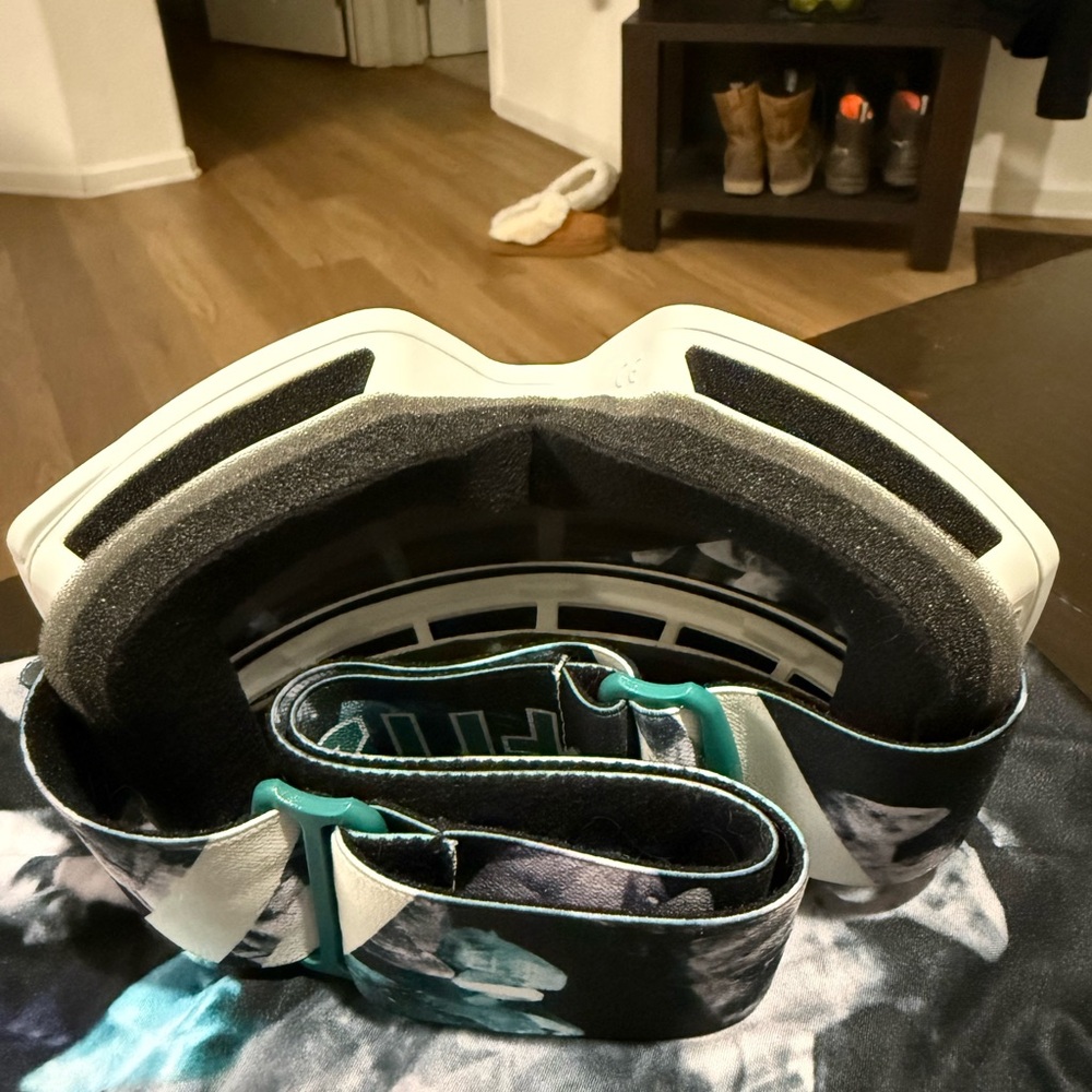 Blenders Eyewear Nebula Goggles with Low Light Lens Fitz II - Picture 6 of 7